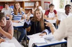 Új szemléletű, magyar anyanyelvűeknek szóló román tankönyvet fogadott el a minisztérium